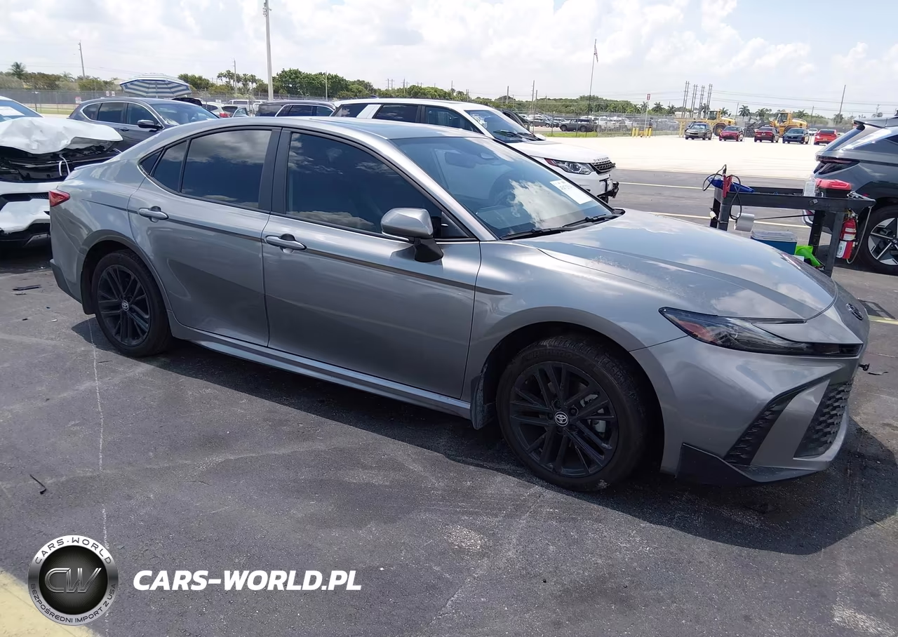 2025 Toyota Camry Se – zdjęcie 1 z 16