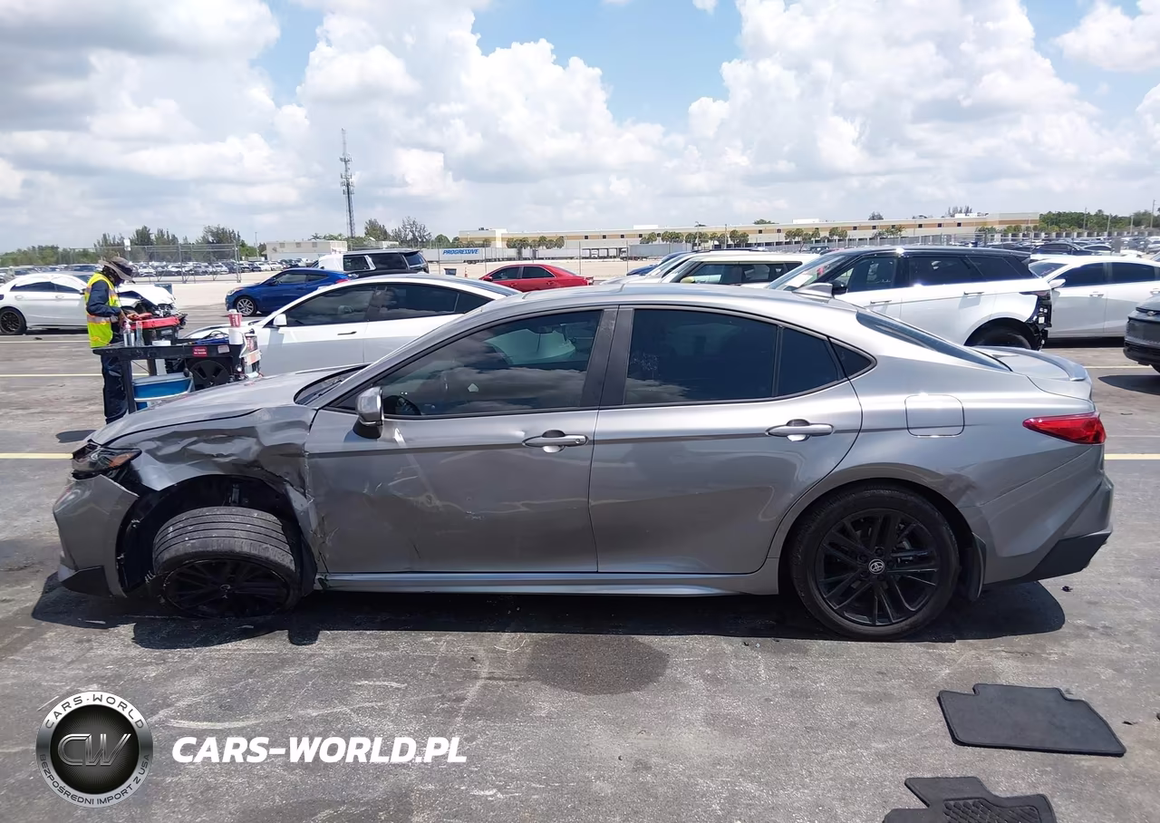 2025 Toyota Camry Se VIN:4T1DBADK2SU523573 - 14
