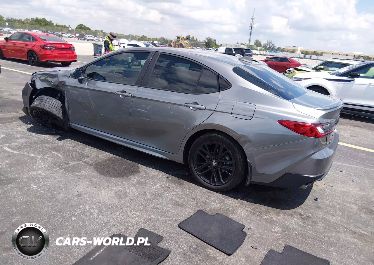 2025 Toyota Camry Se VIN:4T1DBADK2SU523573 - 3