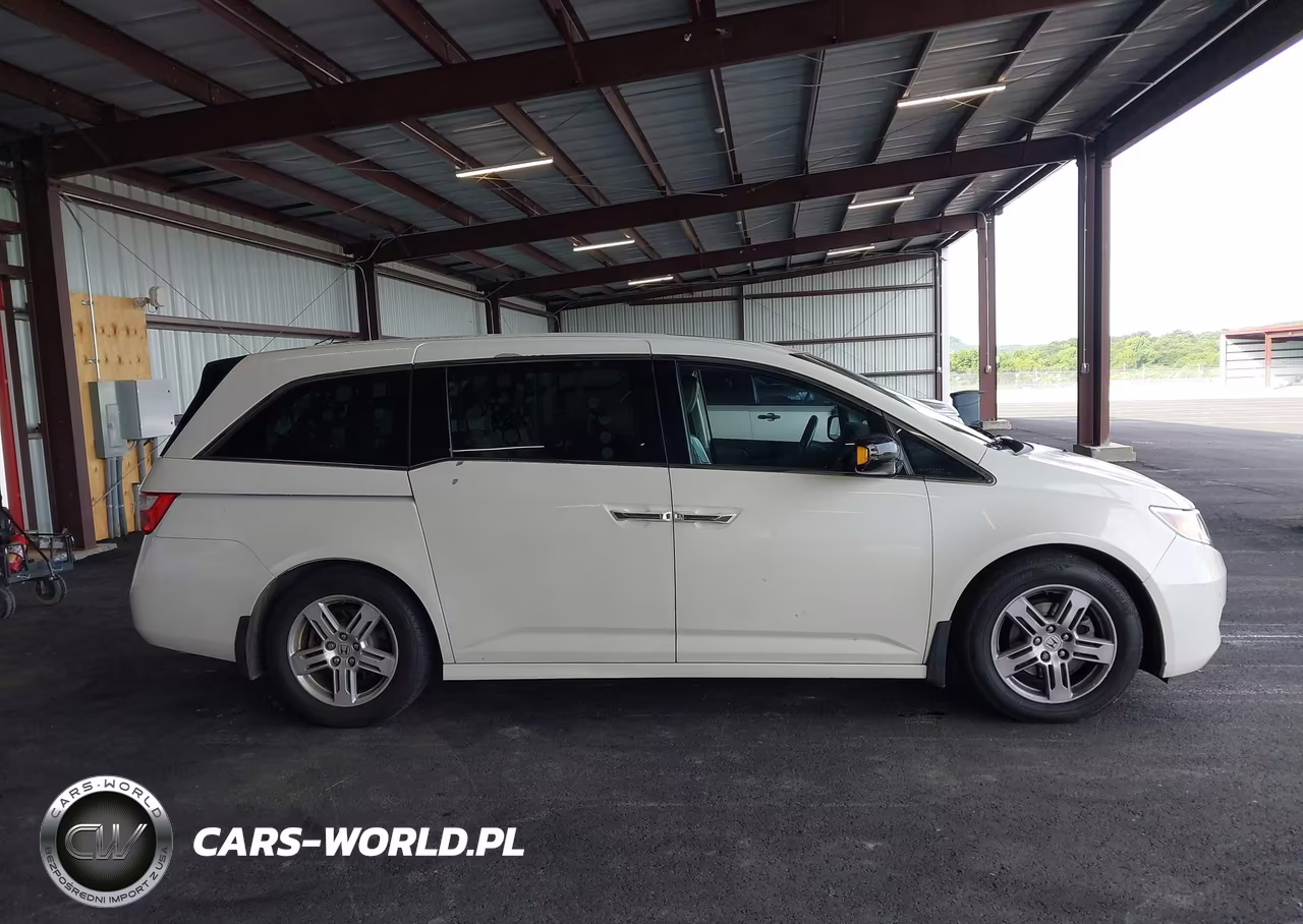 2013 Honda Odyssey Touring-Touring Elite VIN:5FNRL5H93DB031636 - 13