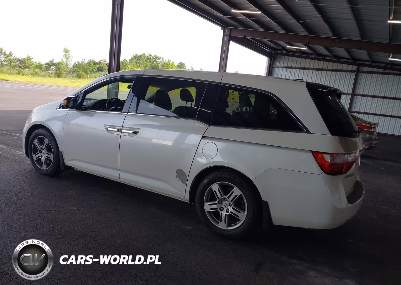 2013 Honda Odyssey Touring-Touring Elite VIN:5FNRL5H93DB031636 - 3