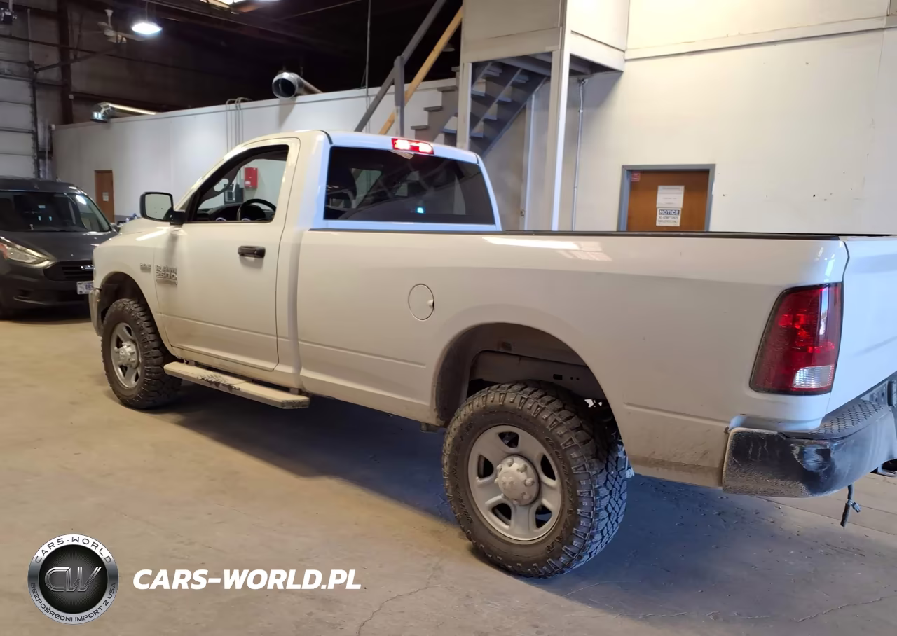 2018 Ram 2500 Tradesman 4X4 8' Box VIN:3C6LR5AT5JG287610 - 19