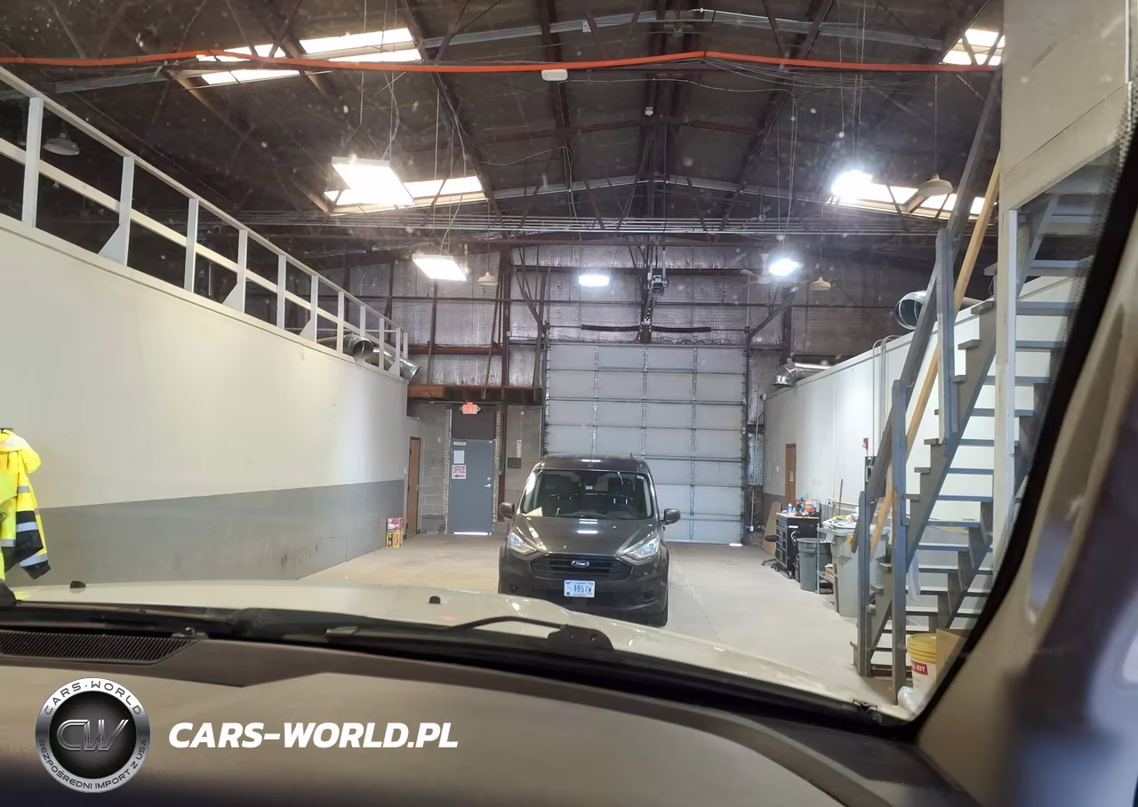 2018 Ram 2500 Tradesman 4X4 8' Box VIN:3C6LR5AT5JG287610 - 5