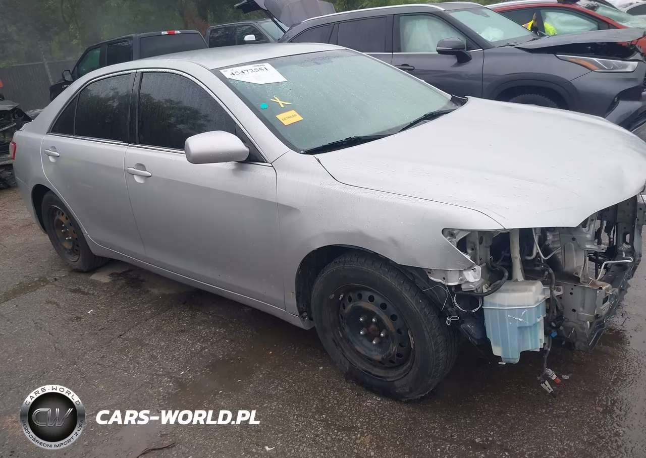 2011 Toyota Camry Le – zdjęcie 1 z 17