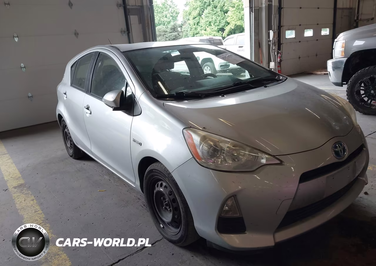 2014 Toyota Prius C Two VIN:JTDKDTB39E1558257 - 6
