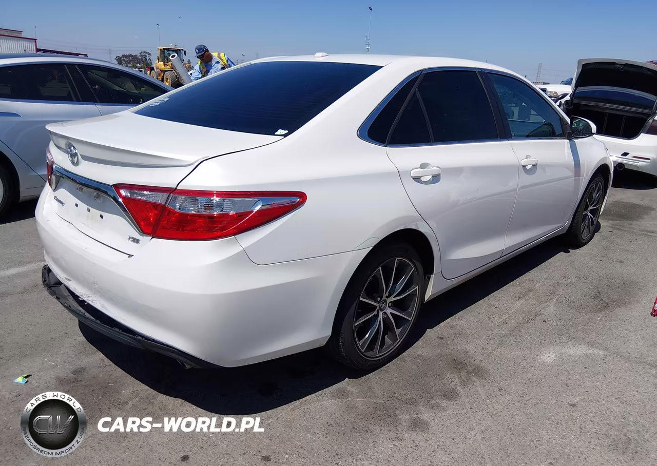 2017 Toyota Camry Xse VIN:4T1BF1FK4HU353802 - 4