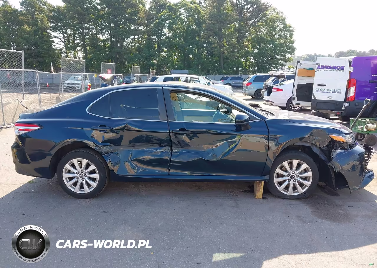 2019 Toyota Camry Le VIN:4T1B11HK5KU702338 - 13