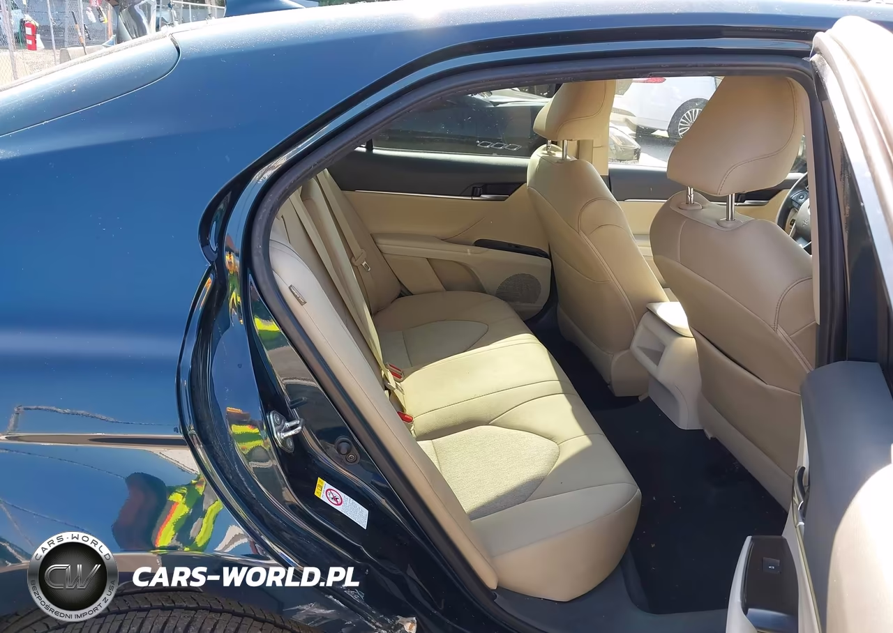 2019 Toyota Camry Le VIN:4T1B11HK5KU702338 - 8