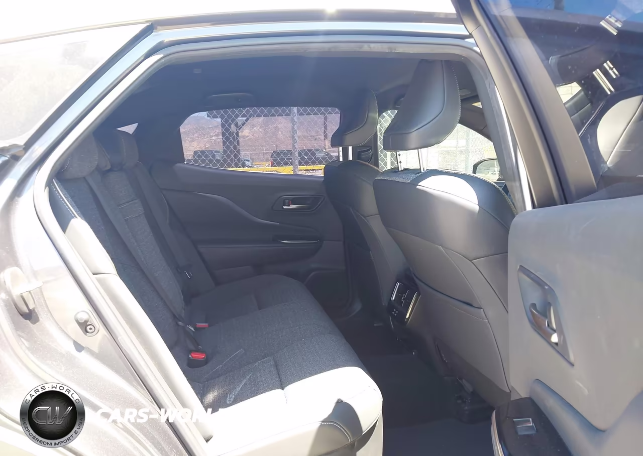 2024 Toyota Crown Xle VIN:JTDAAAAF1R3022241 - 8