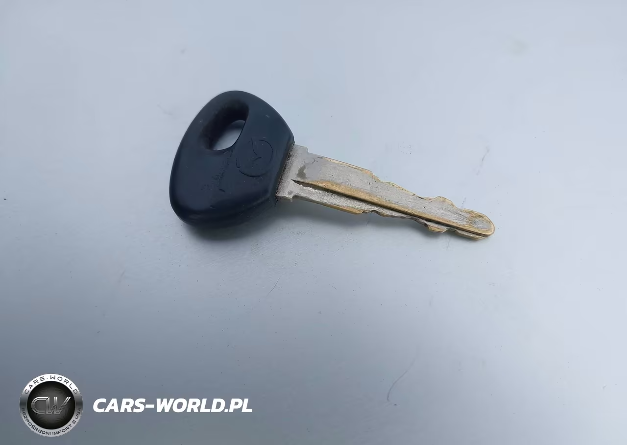 2003 Mazda Mazda6 I VIN:1YVHP80C835M28360 - 11