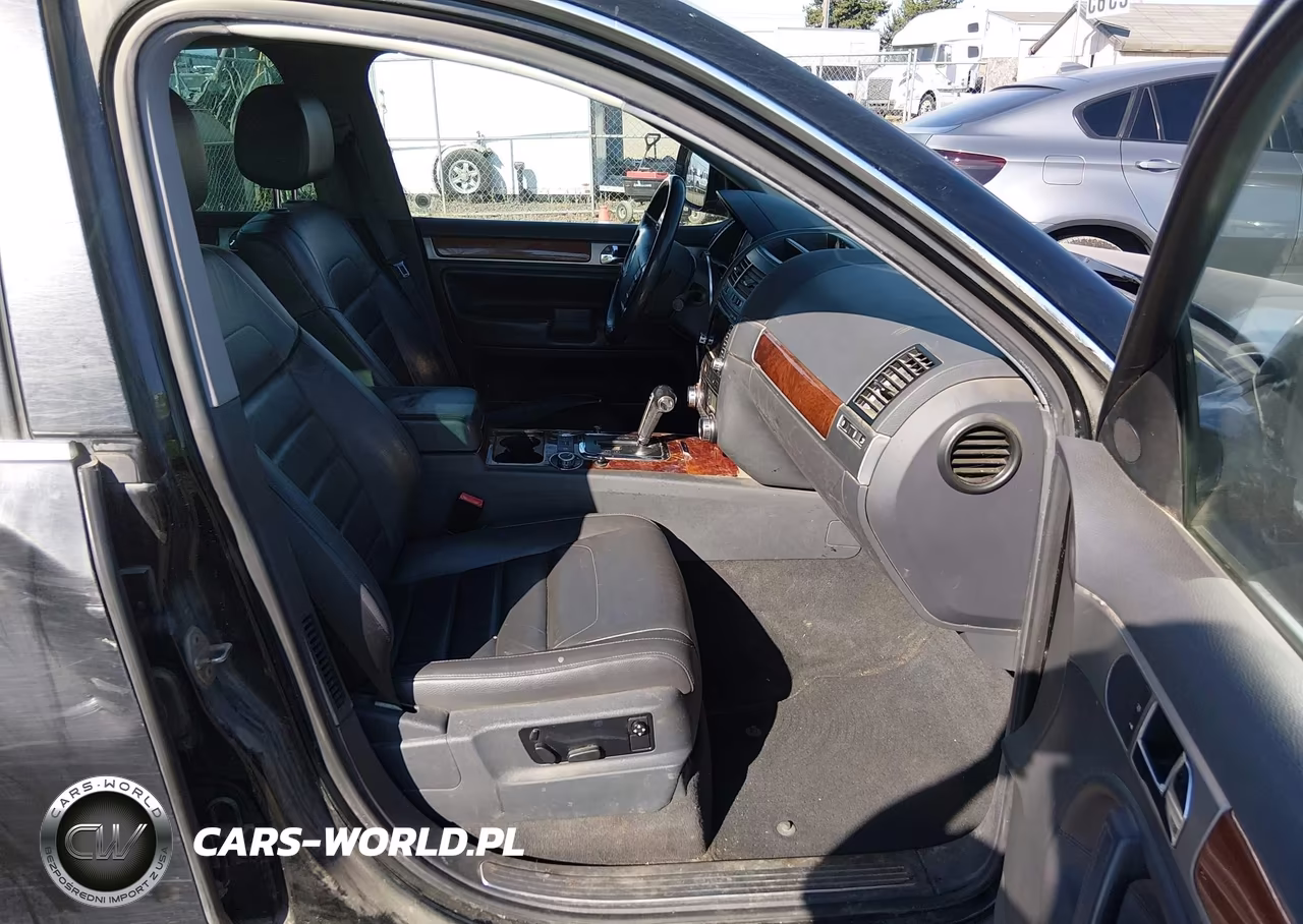 2010 Volkswagen Touareg V6 Tdi VIN:WVGAK7A95AD001638 - 5