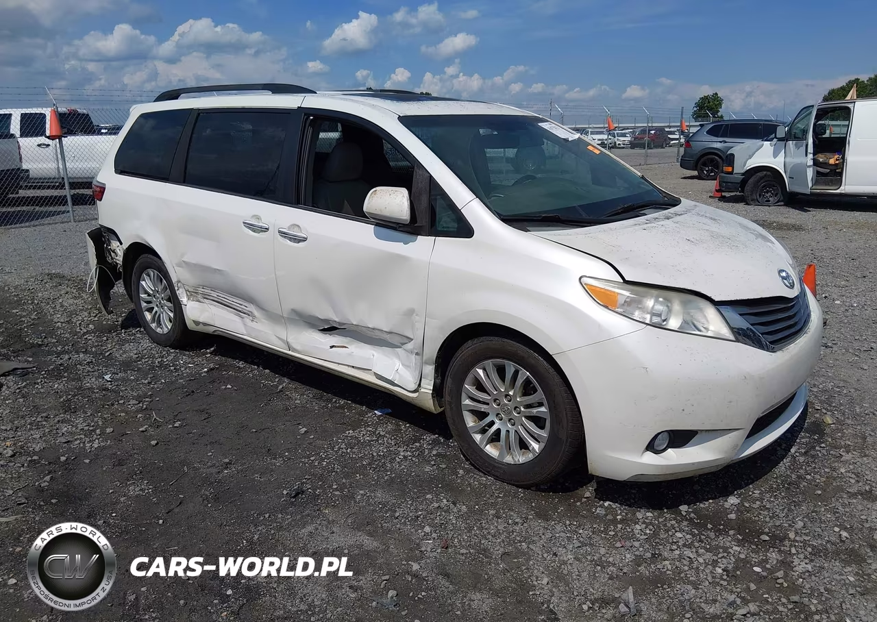 2015 Toyota Sienna Xle 8 Passenger