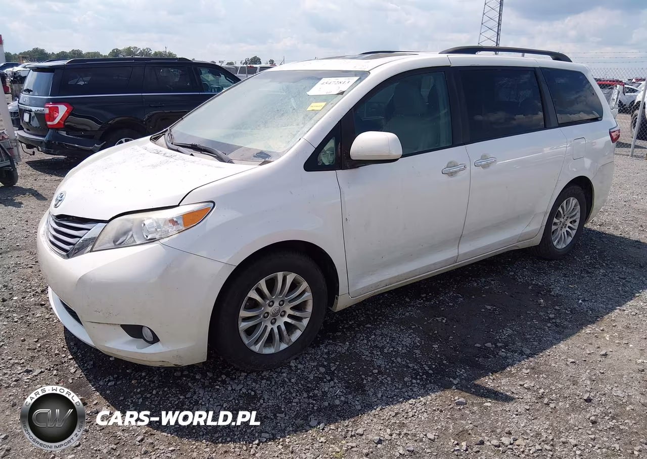 2015 Toyota Sienna Xle 8 Passenger VIN:5TDYK3DC2FS683795 - 2