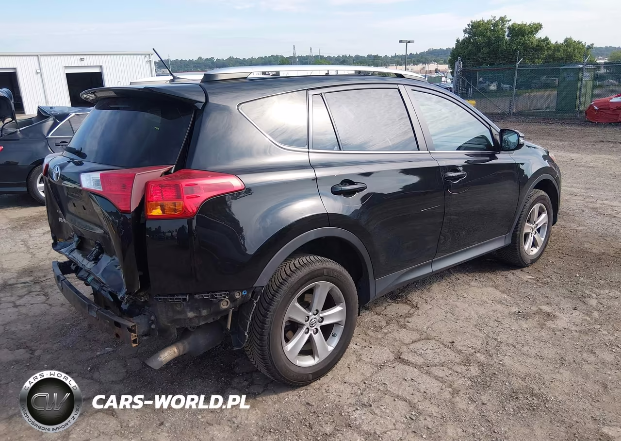 2015 Toyota Rav4 Xle VIN:2T3RFREV8FW367425 - 4