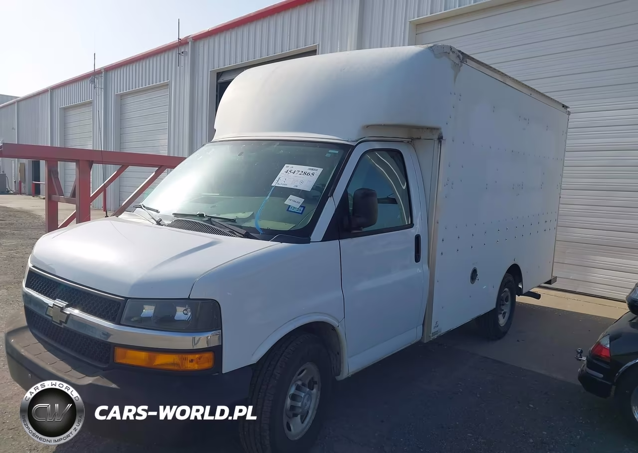 2018 Chevrolet Express Cutaway Work Van VIN:1GB0GRFG9J1195486 - 11