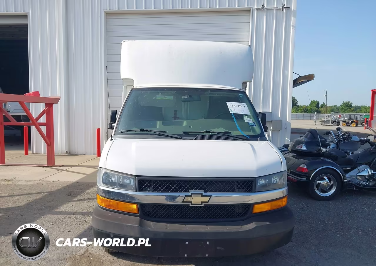 2018 Chevrolet Express Cutaway Work Van VIN:1GB0GRFG9J1195486 - 12