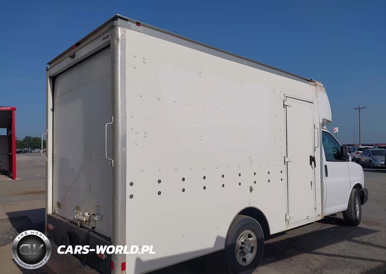 2018 Chevrolet Express Cutaway Work Van VIN:1GB0GRFG9J1195486 - 13