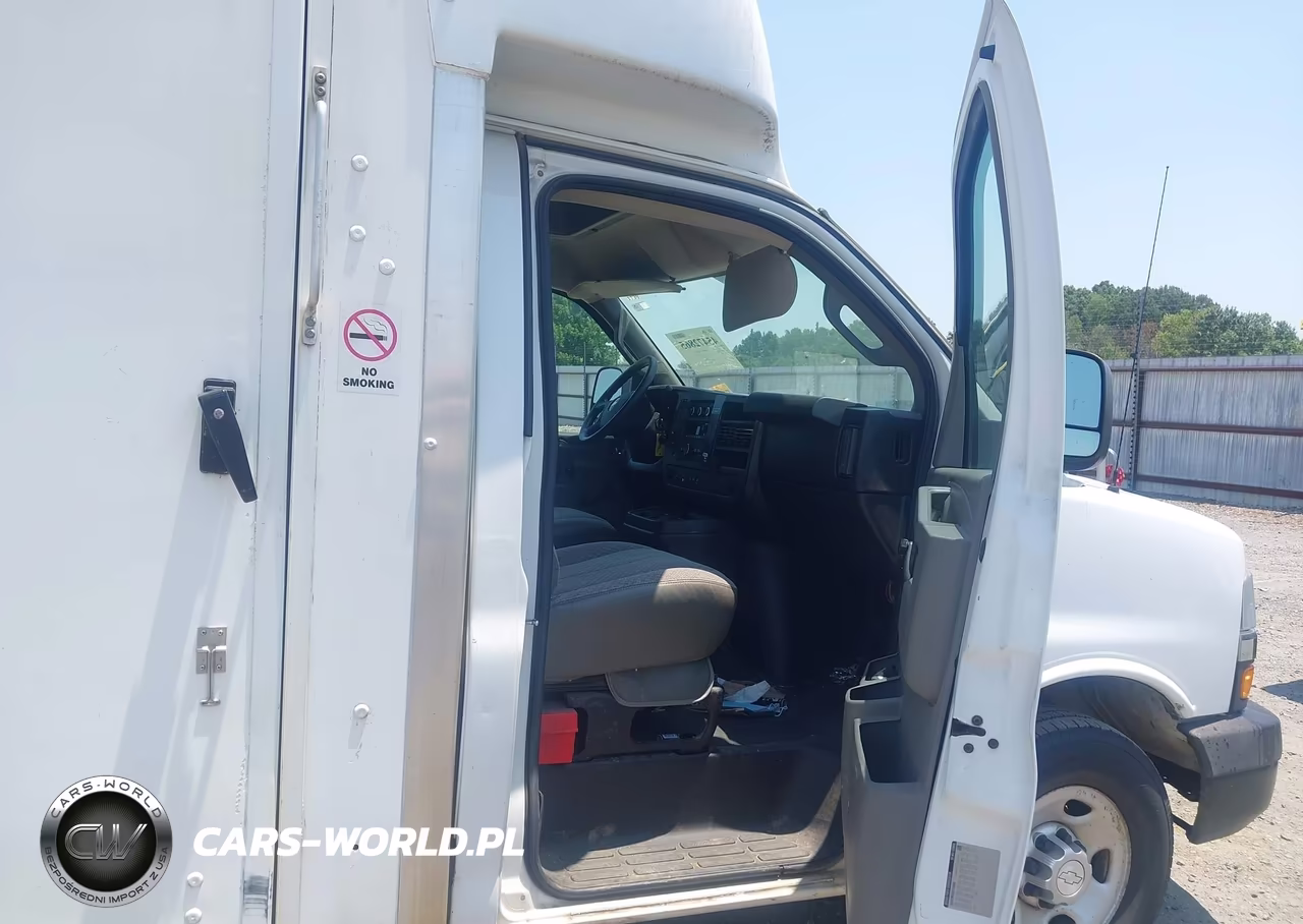 2018 Chevrolet Express Cutaway Work Van VIN:1GB0GRFG9J1195486 - 7