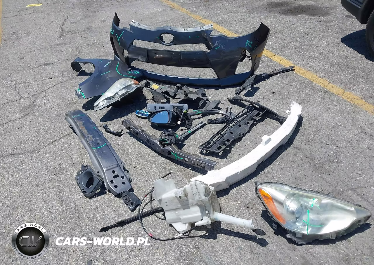 2013 Toyota Prius C Four VIN:JTDKDTB30D1035854 - 12