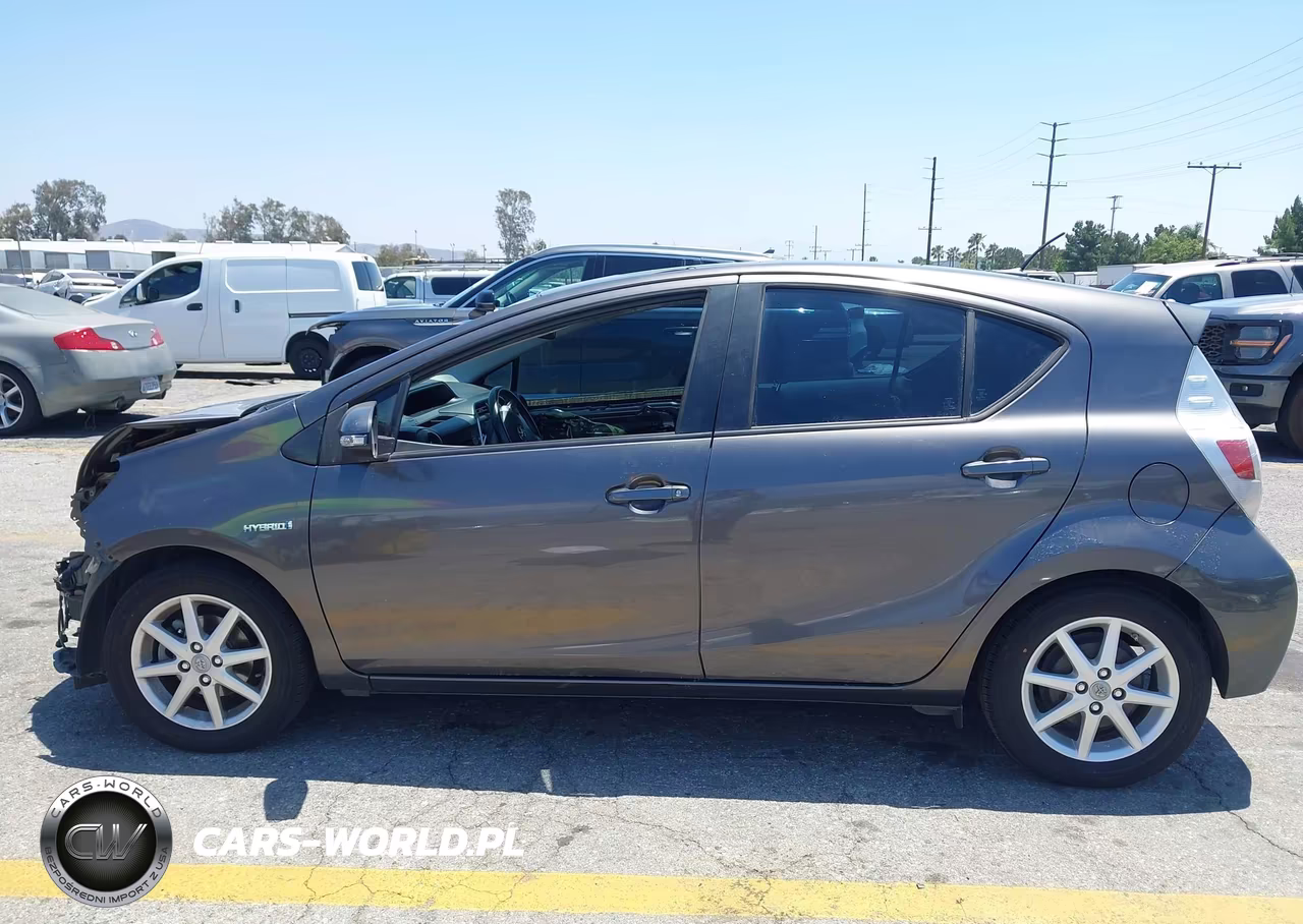 2013 Toyota Prius C Four VIN:JTDKDTB30D1035854 - 15