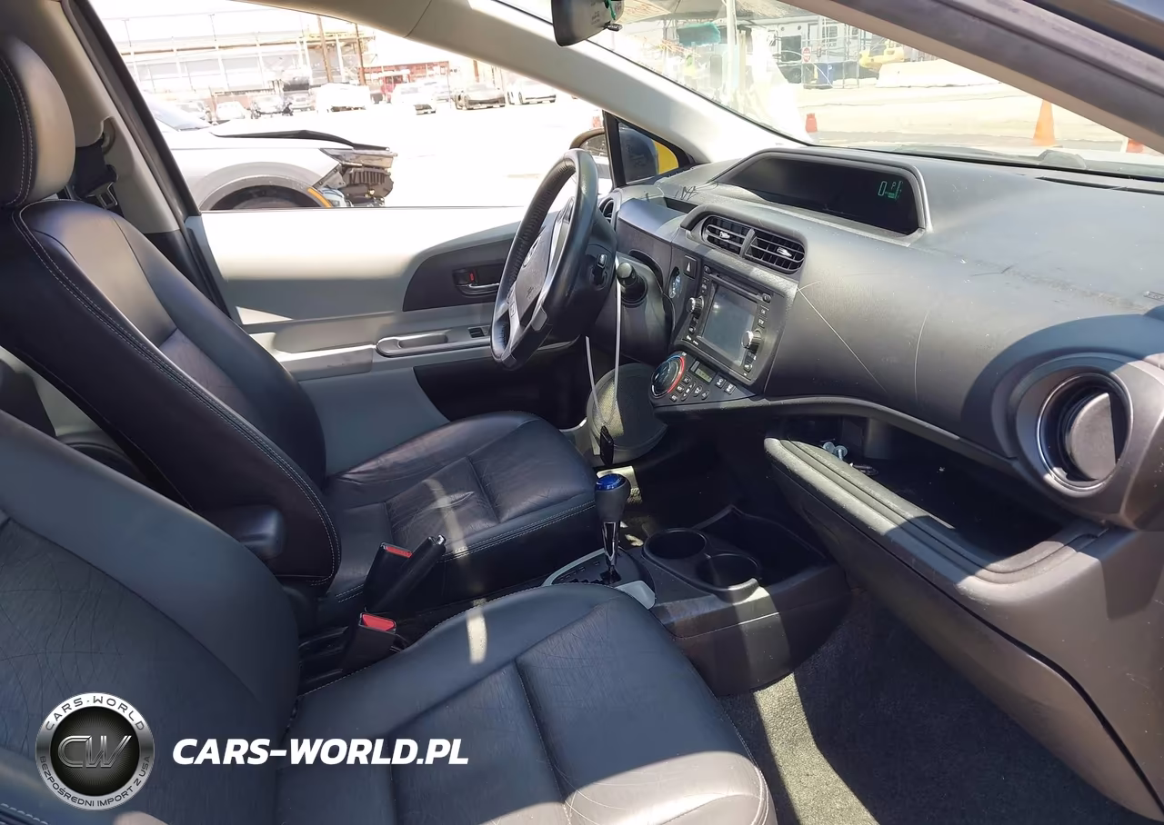 2013 Toyota Prius C Four VIN:JTDKDTB30D1035854 - 5