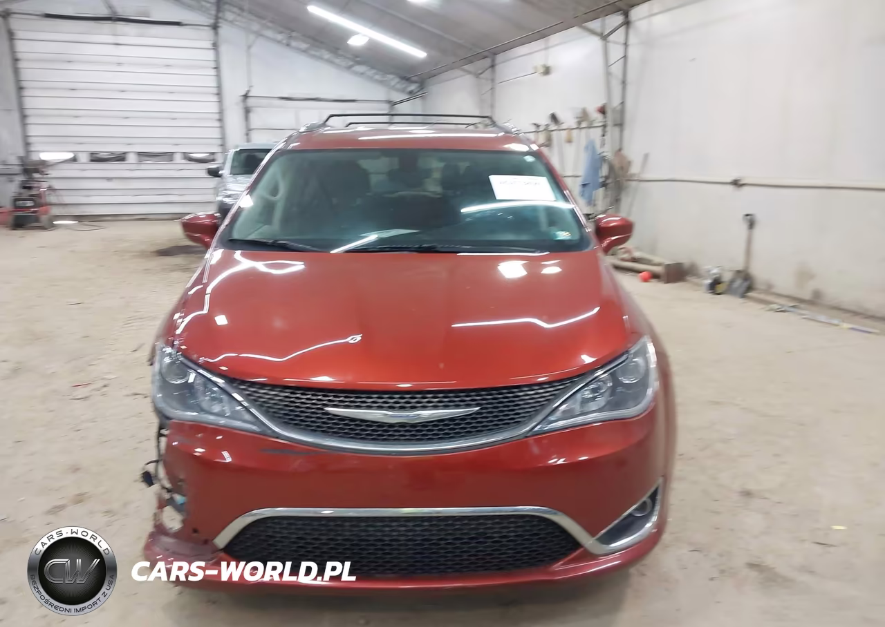 2018 Chrysler Pacifica Touring L VIN:2C4RC1BG2JR175016 - 13