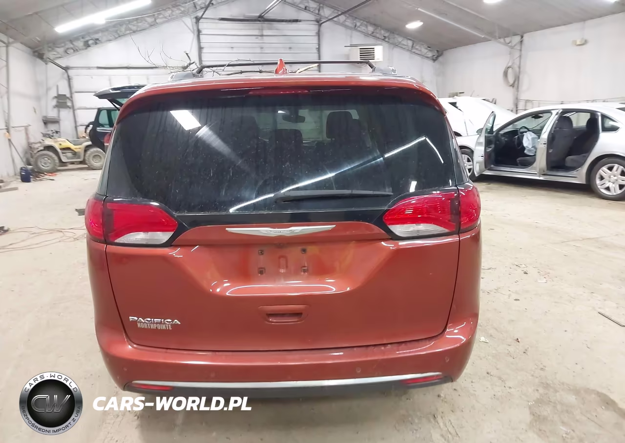 2018 Chrysler Pacifica Touring L VIN:2C4RC1BG2JR175016 - 17