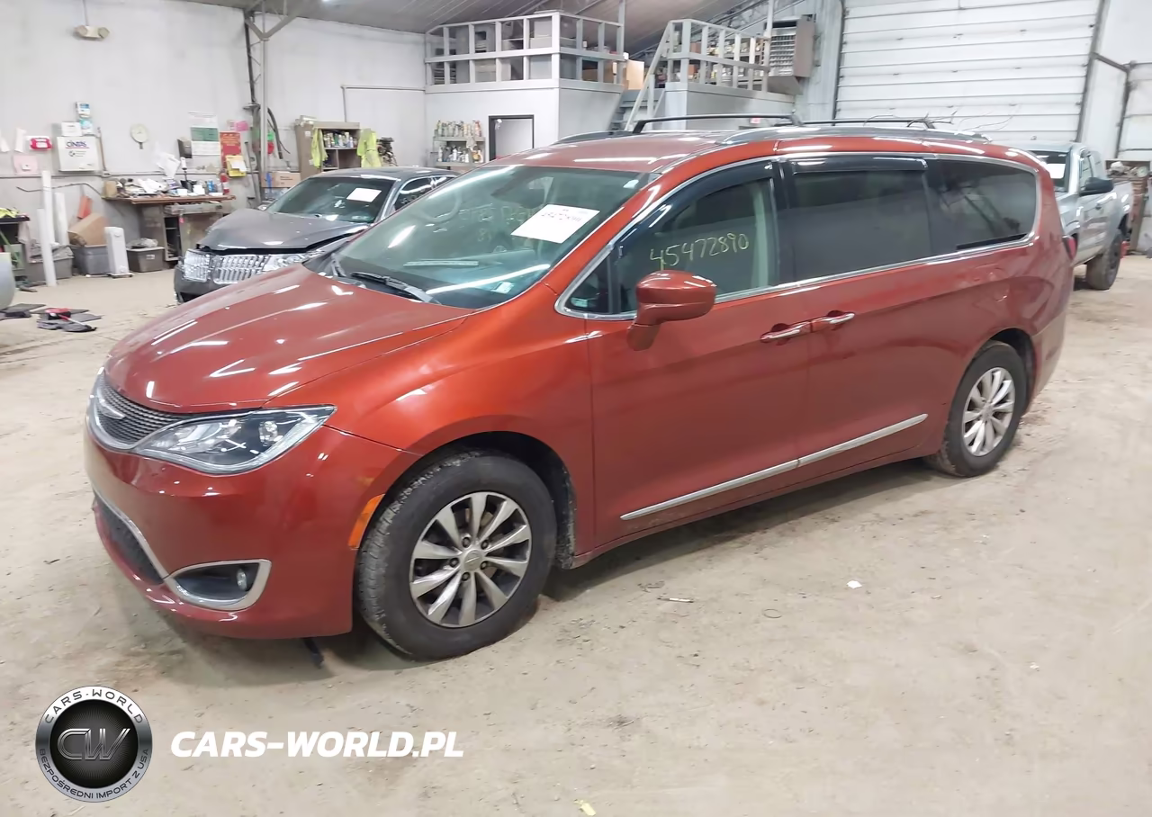 2018 Chrysler Pacifica Touring L VIN:2C4RC1BG2JR175016 - 2