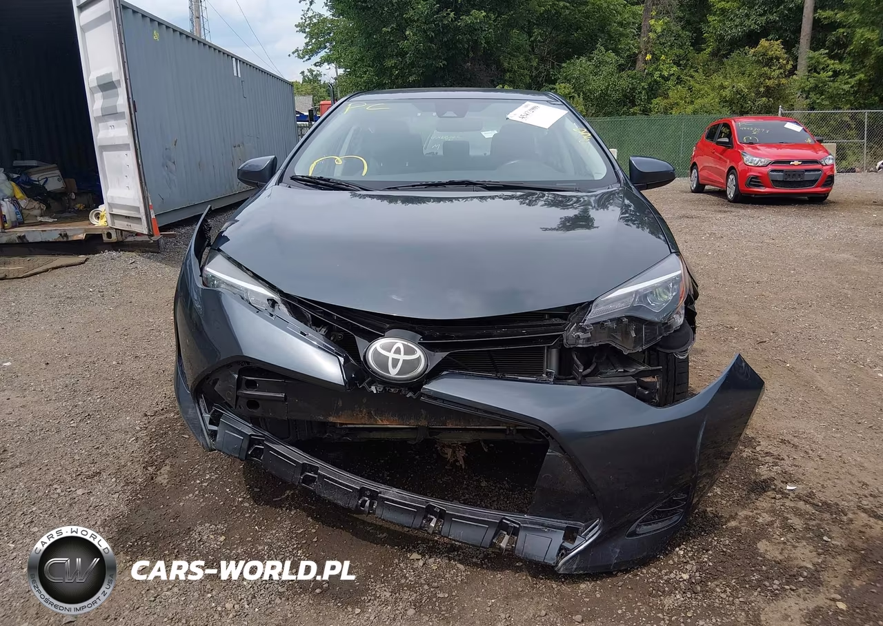 2018 Toyota Corolla Le VIN:2T1BURHE7JC086786 - 12