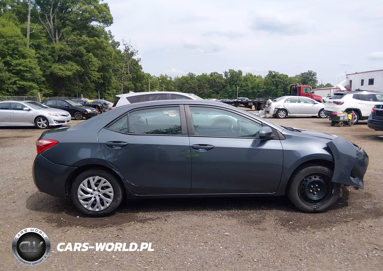 2018 Toyota Corolla Le VIN:2T1BURHE7JC086786 - 13