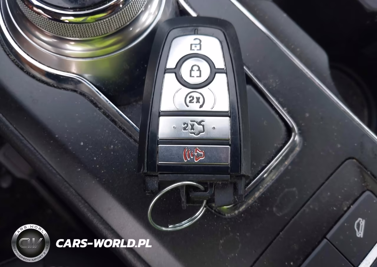 2017 Ford Fusion Energi Platinum-Titanium VIN:3FA6P0SU6HR152064 - 11