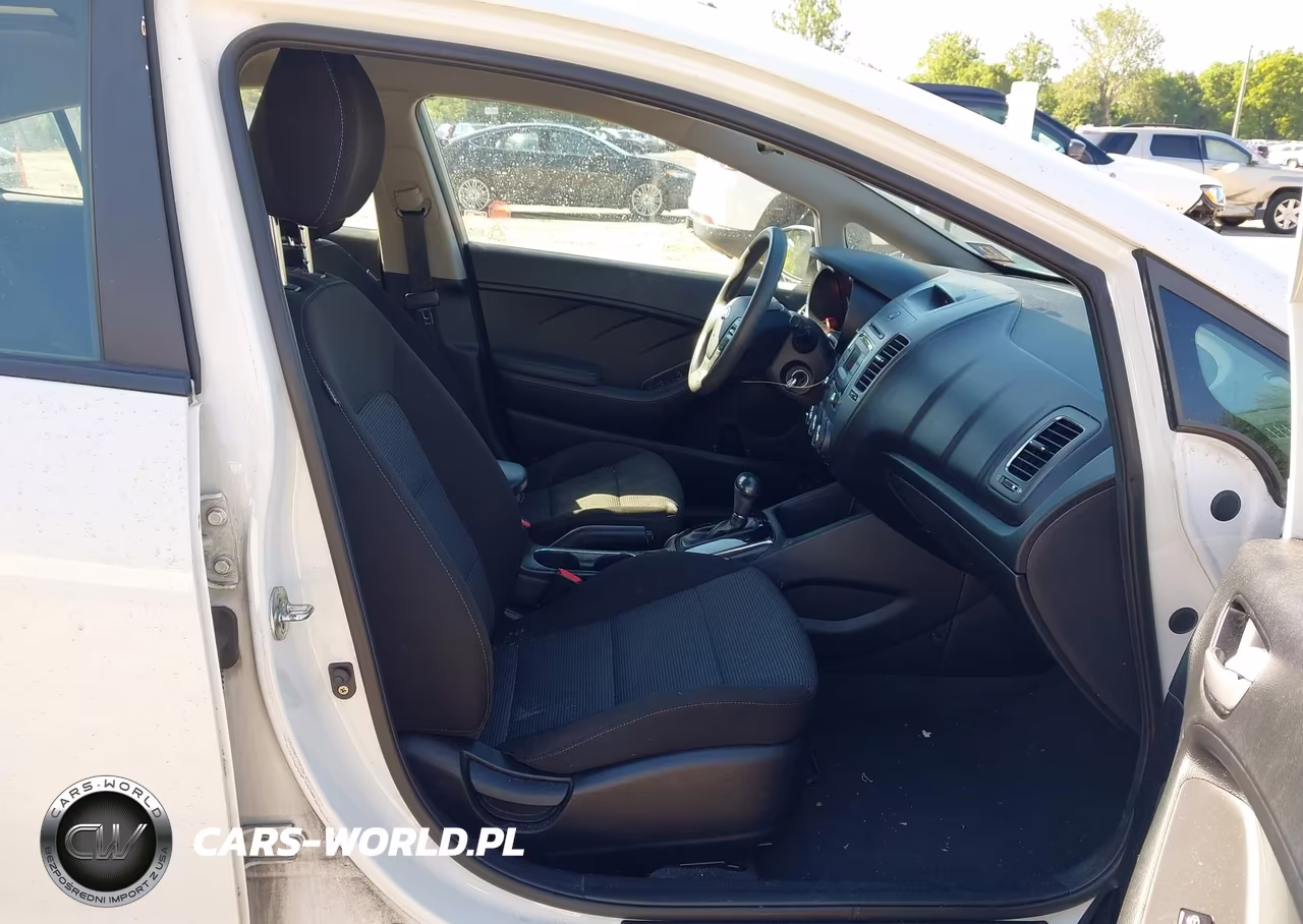 2018 Kia Forte Lx VIN:3KPFK4A77JE235379 - 5