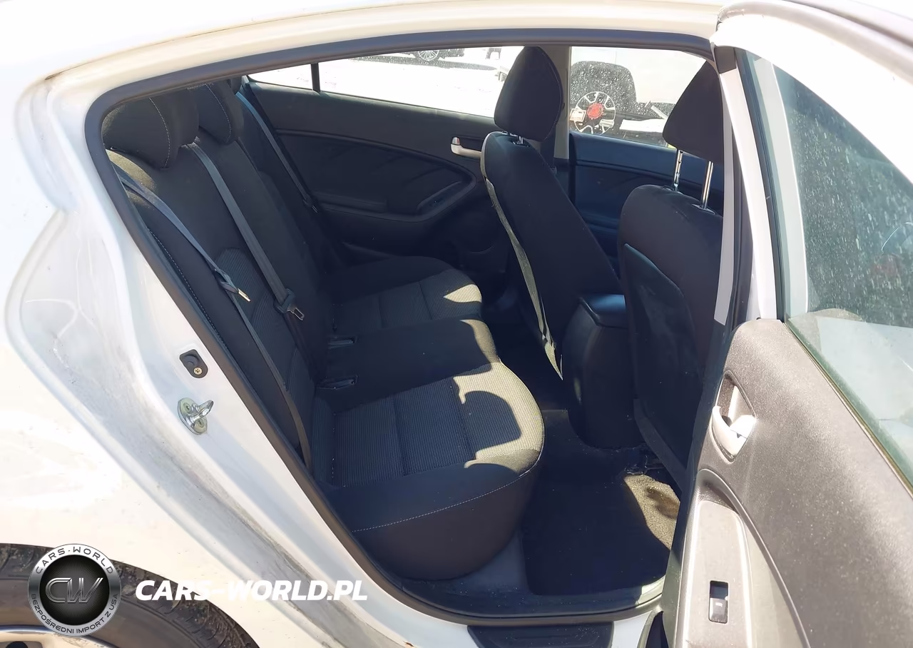 2018 Kia Forte Lx VIN:3KPFK4A77JE235379 - 8