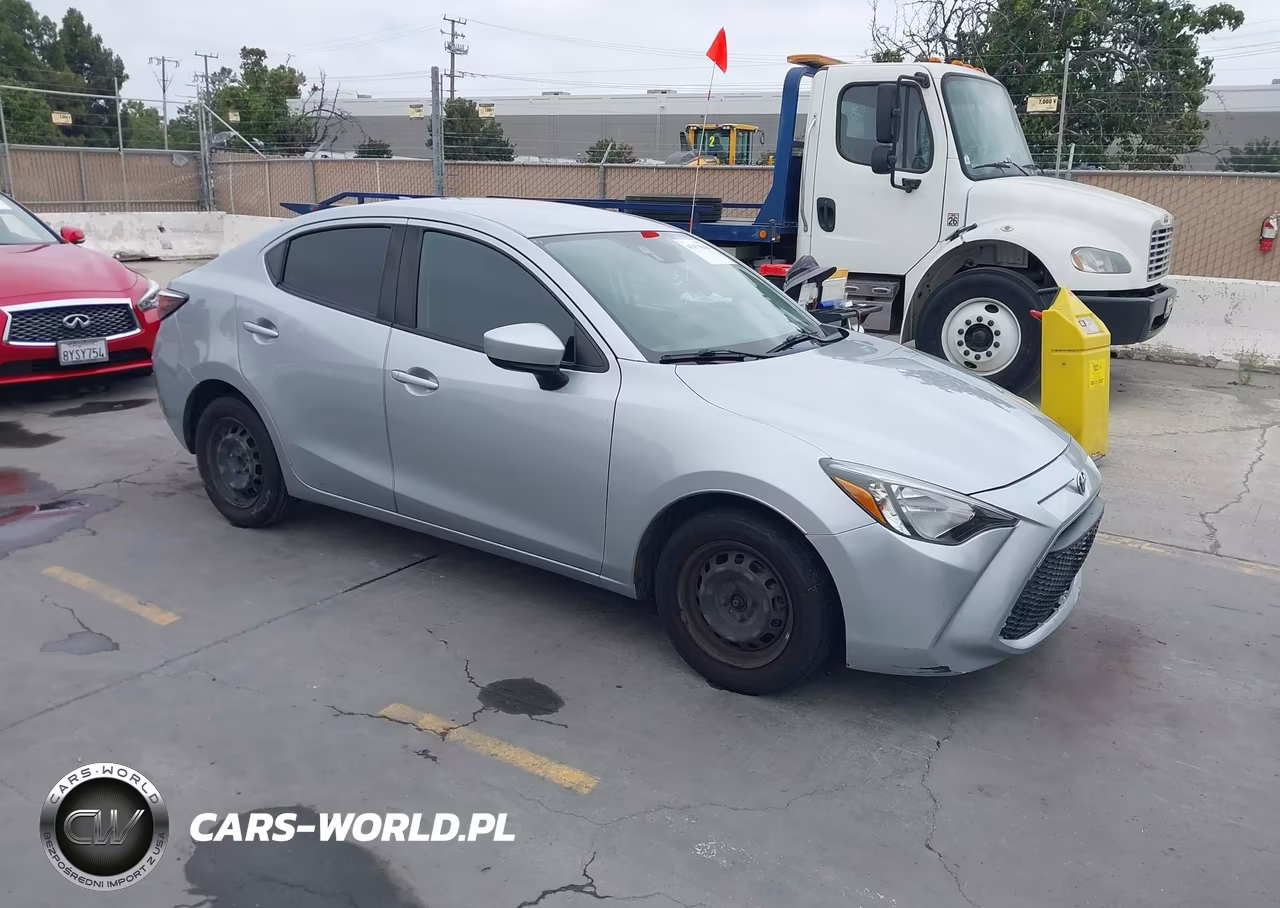 2019 Toyota Yaris L – zdjęcie 1 z 16