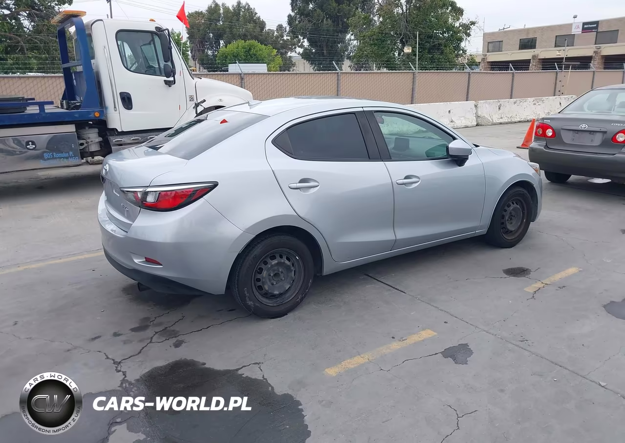 2019 Toyota Yaris L VIN:3MYDLBYV7KY523594 - 4