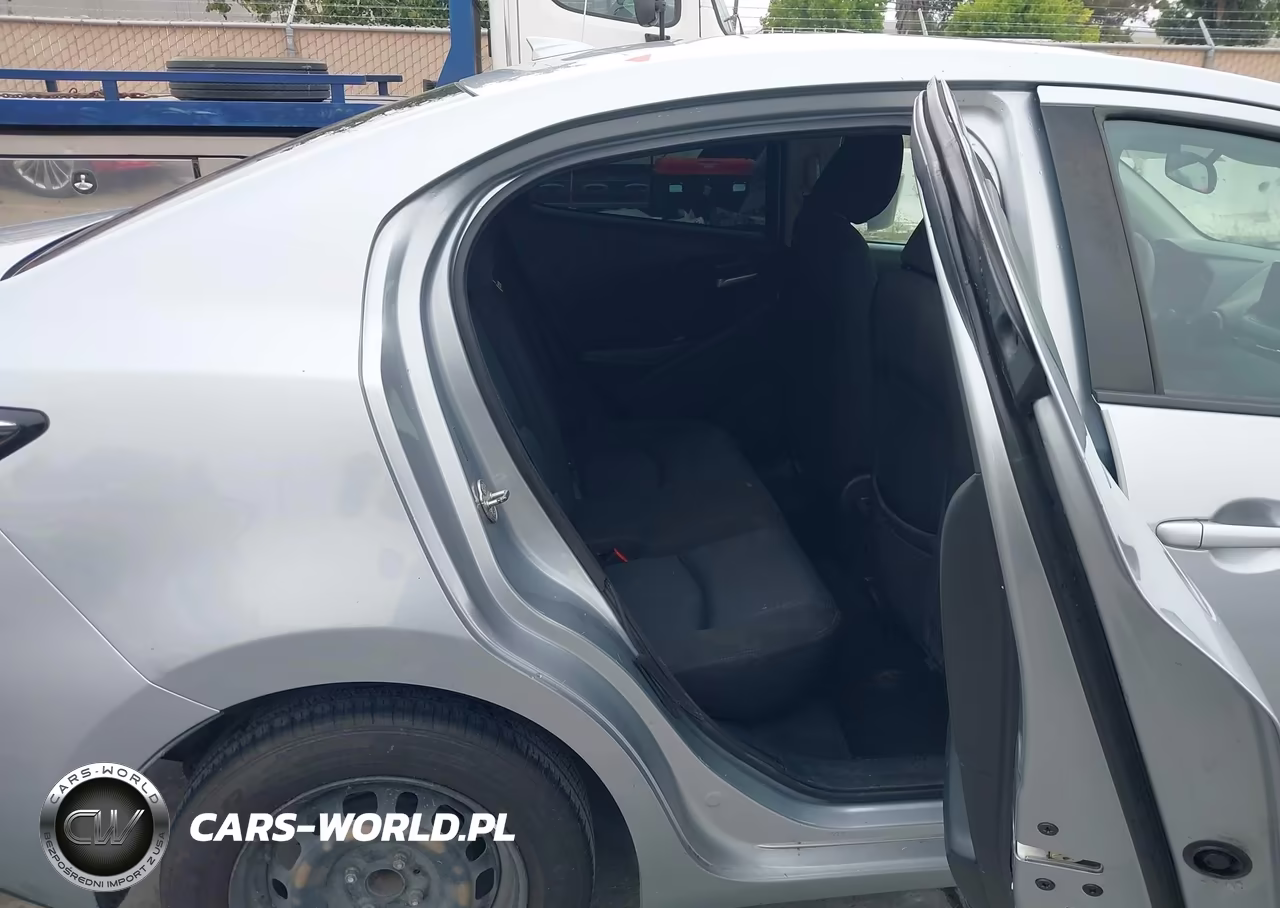 2019 Toyota Yaris L VIN:3MYDLBYV7KY523594 - 8