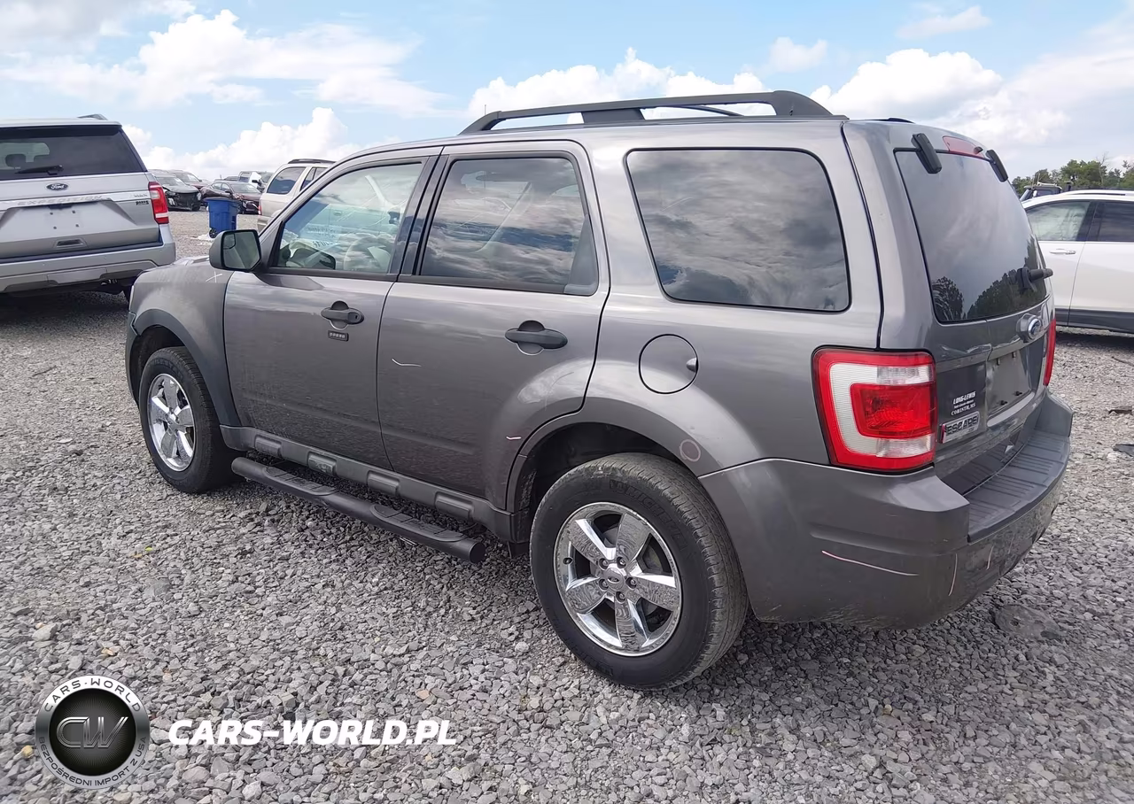 2011 Ford Escape Xlt VIN:1FMCU0D75BKA36682 - 3