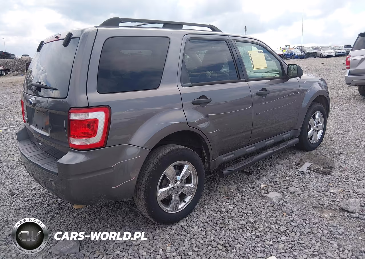 2011 Ford Escape Xlt VIN:1FMCU0D75BKA36682 - 4