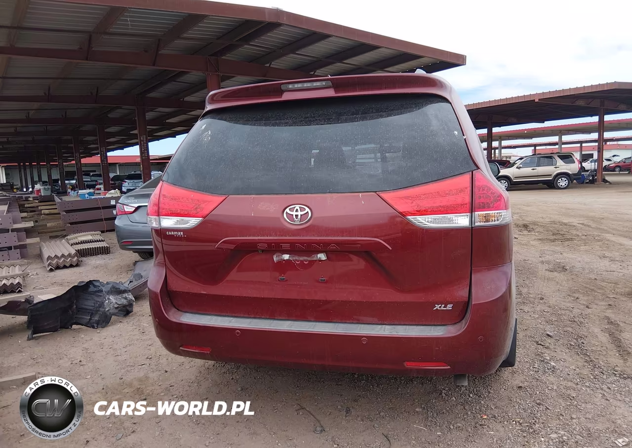 2014 Toyota Sienna Xle V6 8 Passenger VIN:5TDYK3DC3ES427115 - 17