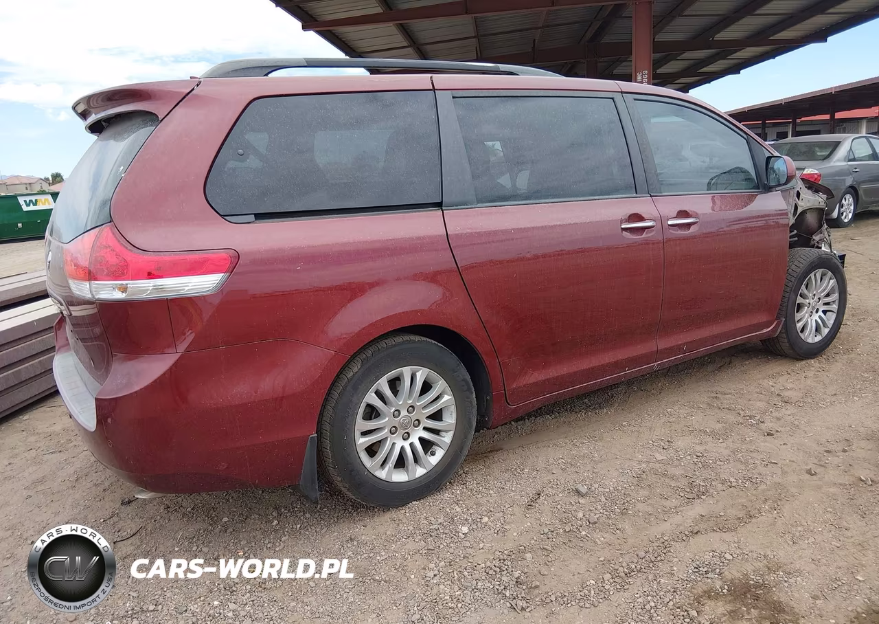 2014 Toyota Sienna Xle V6 8 Passenger VIN:5TDYK3DC3ES427115 - 4