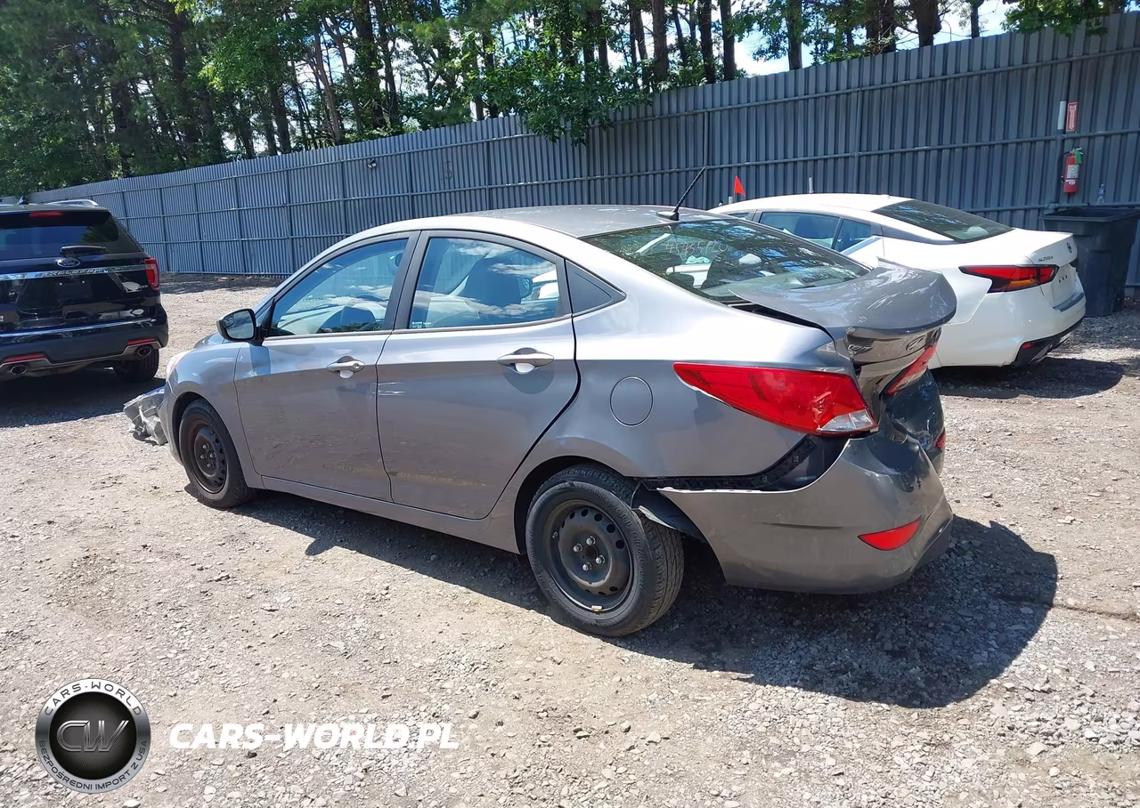 2015 Hyundai Accent Gls VIN:KMHCT4AE7FU876826 - 3