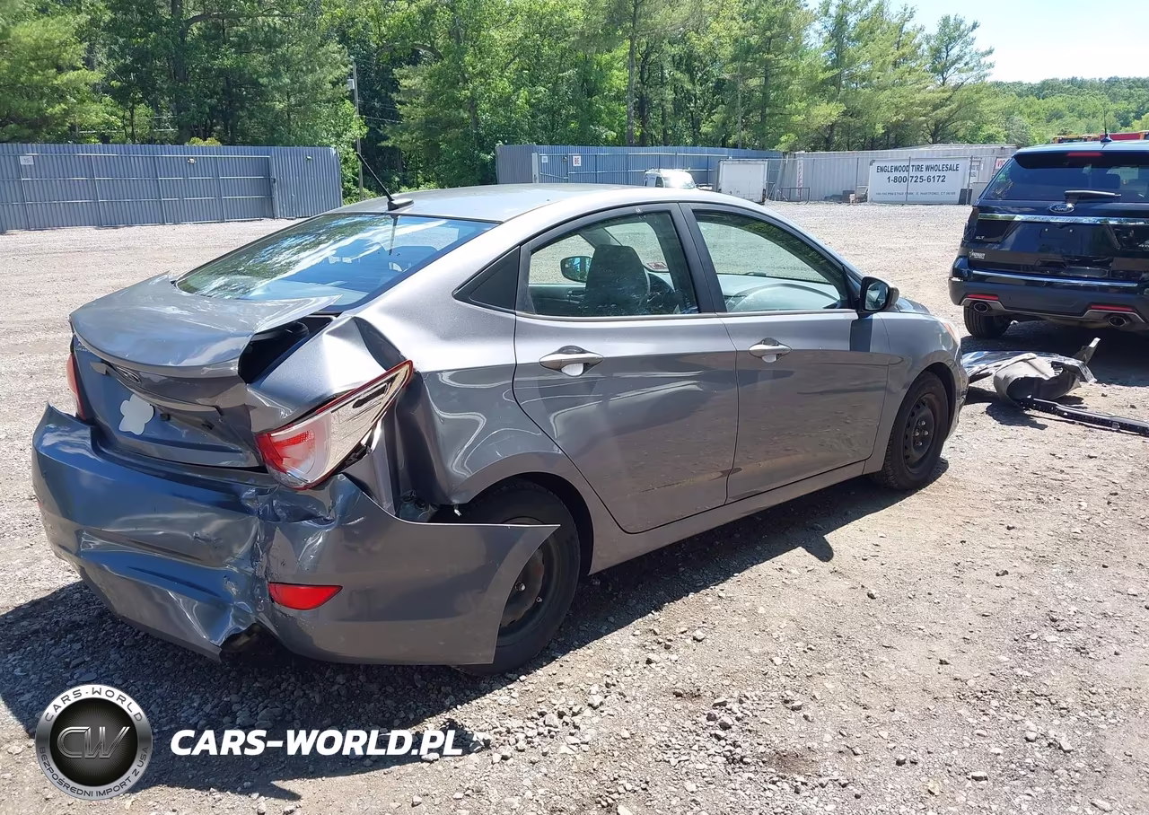 2015 Hyundai Accent Gls VIN:KMHCT4AE7FU876826 - 4