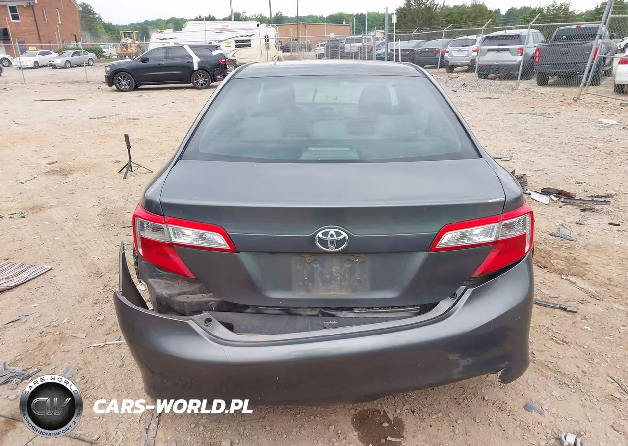 2014 Toyota Camry Le VIN:4T1BF1FK9EU389495 - 15