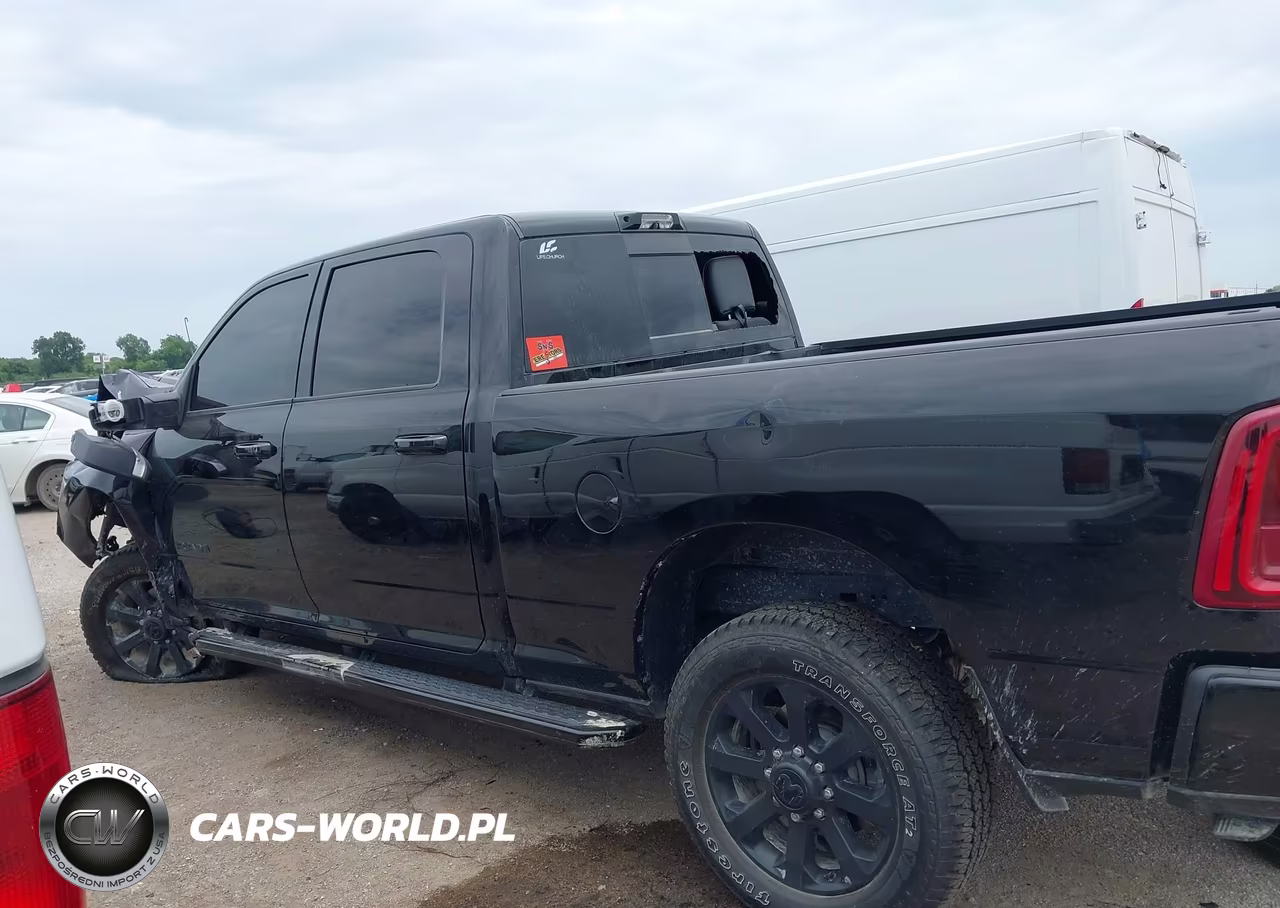 2026 Ram 2500 Laramie 4X4 6'4 Box VIN:3C6UR5FL1TG287913 - 14