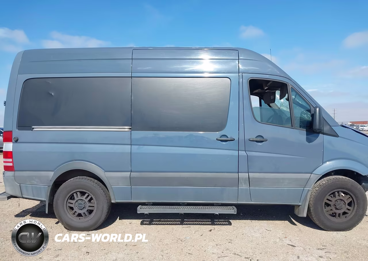 2018 Mercedes-Benz Sprinter 2500 Standard Roof V6 VIN:WD3PE7CD6JP645424 - 13