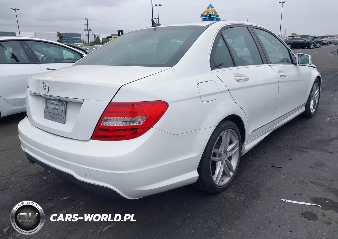 2013 Mercedes-Benz C 250 Sport VIN:WDDGF4HB4DR266932 - 4