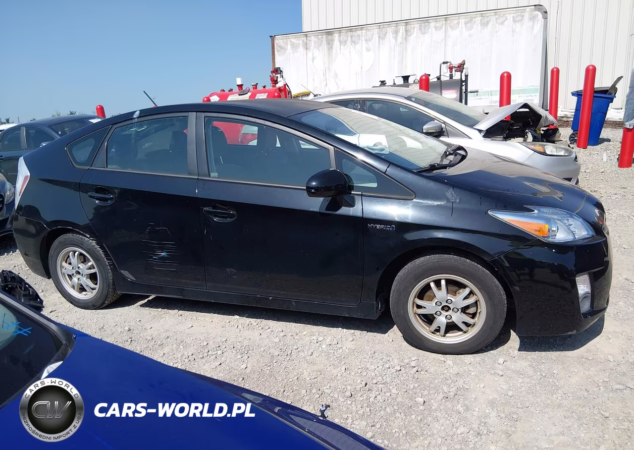 2011 Toyota Prius Two VIN:JTDKN3DU1B5350395 - 13