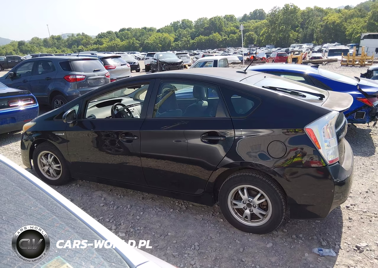 2011 Toyota Prius Two VIN:JTDKN3DU1B5350395 - 14