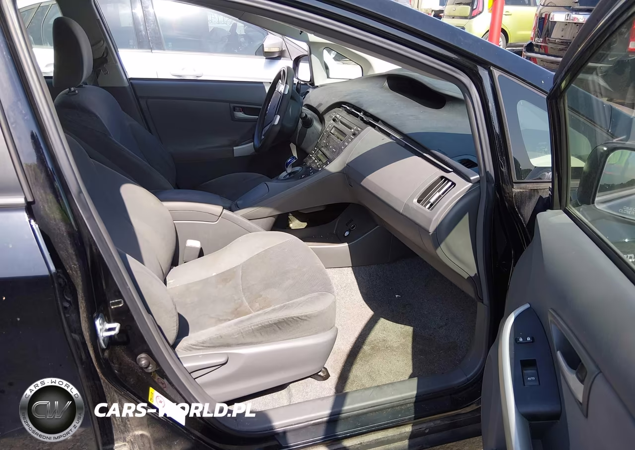 2011 Toyota Prius Two VIN:JTDKN3DU1B5350395 - 5