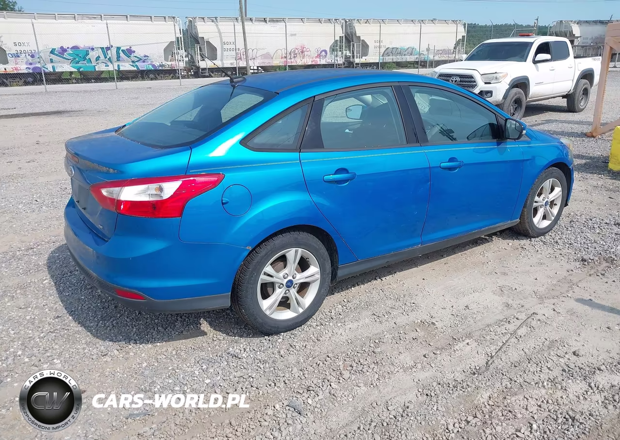 2014 Ford Focus Se VIN:1FADP3F27EL428215 - 4